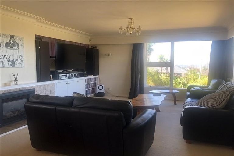 Photo of property in 95 Ocean View Road, Hillcrest, Auckland, 0627