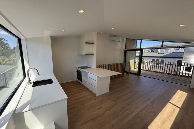 Photo of property in 7b Manor Place, Point Chevalier, Auckland, 1022