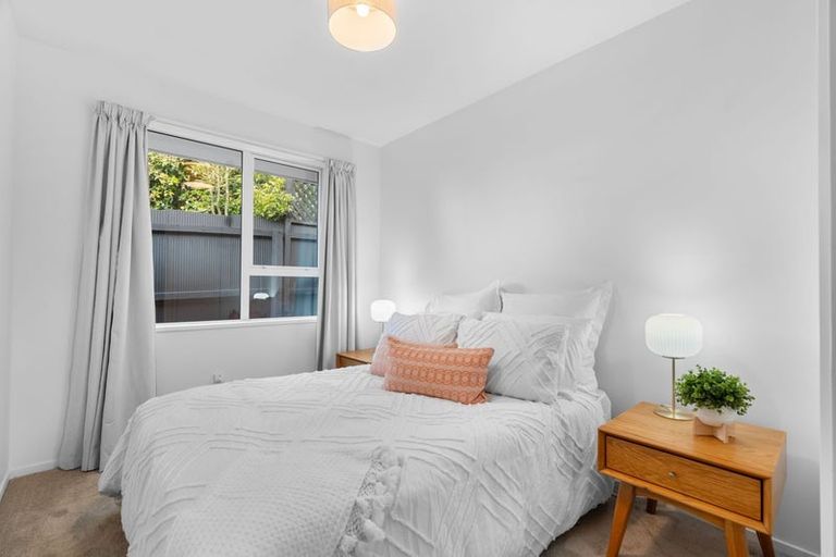 Photo of property in 2/216 Grahams Road, Burnside, Christchurch, 8053