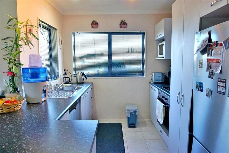 Photo of property in 45 Magic Way, Randwick Park, Auckland, 2105