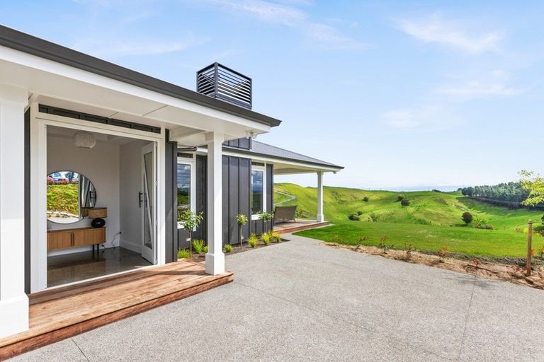 Photo of property in 23 Te Roera Drive, Taradale, Napier, 4112