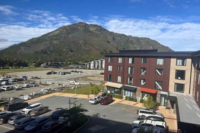 Photo of property in Wyndham Gardens Apartments, 30 Red Oaks Drive, Frankton, Queenstown, 9300