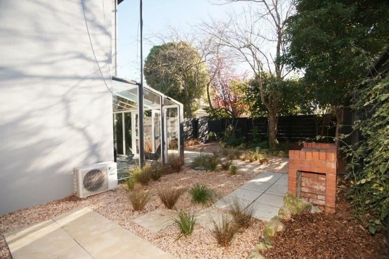 Photo of property in 1/43 Fendalton Road, Fendalton, Christchurch, 8014