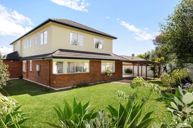 Photo of property in 22 Heyington Way, East Tamaki Heights, Auckland, 2016