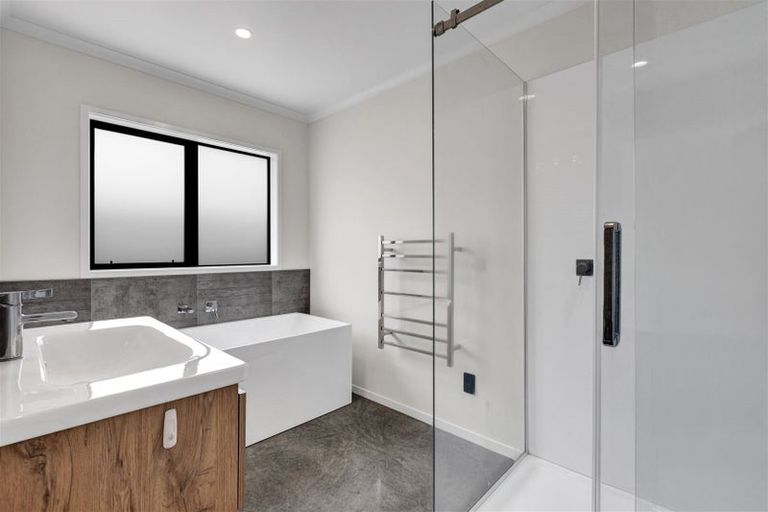 Photo of property in 15 Frederick Place, Whalers Gate, New Plymouth, 4310