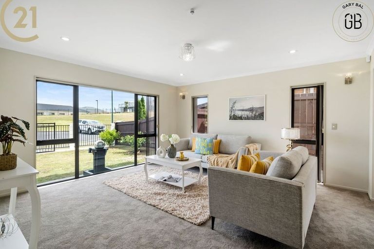 Photo of property in 7e Boeing Place, Goodwood Heights, Auckland, 2105
