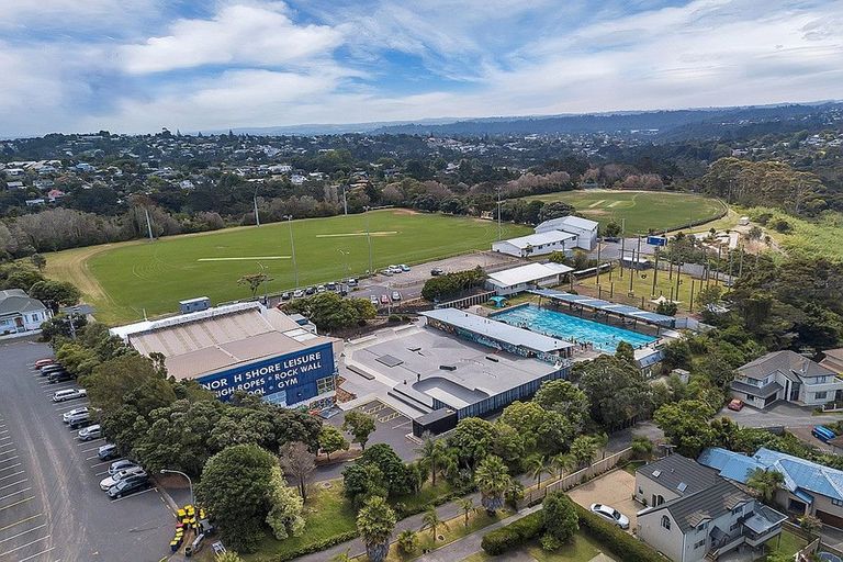 Photo of property in 1/104 Mokoia Road, Birkenhead, Auckland, 0626