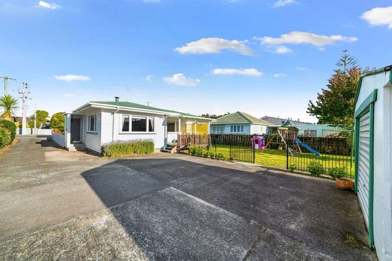 Photo of property in 1/116 Clevedon Road, Papakura, 2110