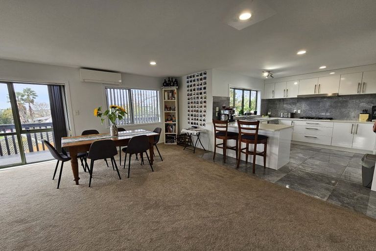 Photo of property in 24 Carillon Place, Massey, Auckland, 0614