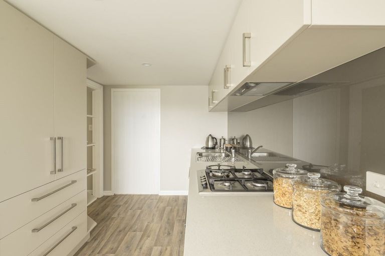 Photo of property in 170 Mount Pleasant Road, Mount Pleasant, Christchurch, 8081