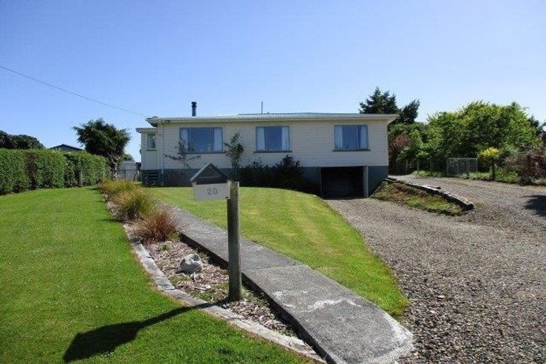 Photo of property in 20 Cambridge Street, Tapanui, 9522