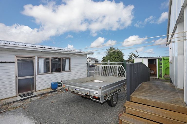 Photo of property in 22 Barton Street, Marton, 4710