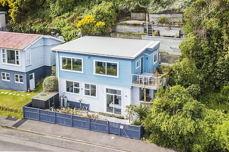 Photo of property in 77 Moana Road, Plimmerton, Porirua, 5026