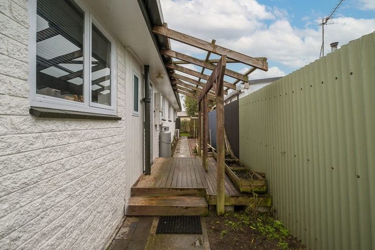 Photo of property in 175 Beach Road, North New Brighton, Christchurch, 8083
