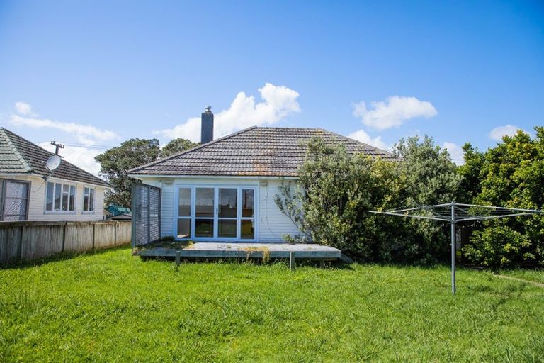 Photo of property in 30 Roberts Avenue, Bayswater, Auckland, 0622