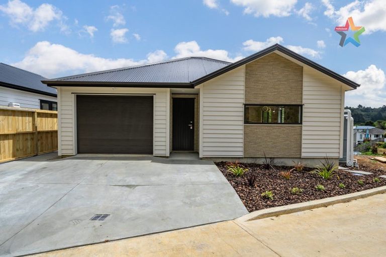 Photo of property in 2 Te Ara O Tahumate, Stokes Valley, 5019