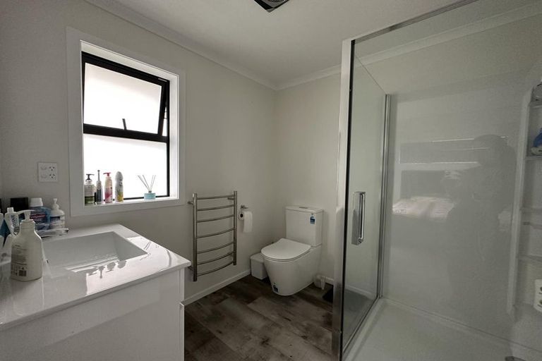 Photo of property in 5 Kerrigan Crescent, Wallaceville, Upper Hutt, 5018