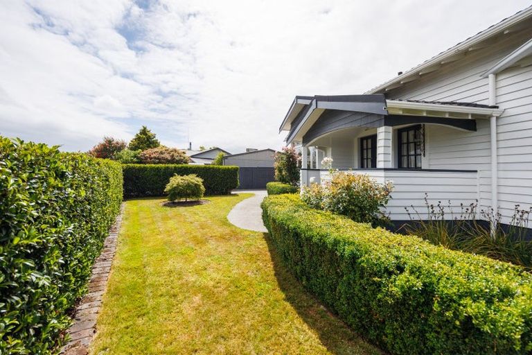 Photo of property in 6 Rosalie Terrace, Kelvin Grove, Palmerston North, 4414