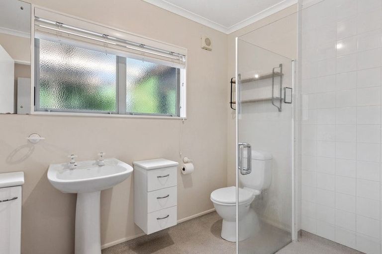 Photo of property in 8a Williams Terrace, Fitzherbert, Palmerston North, 4410