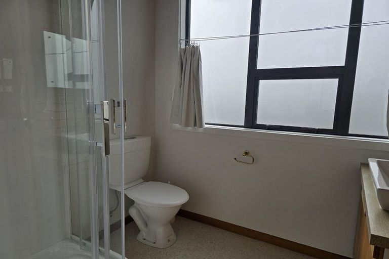 Photo of property in 8a Ludecke Place, Sockburn, Christchurch, 8042