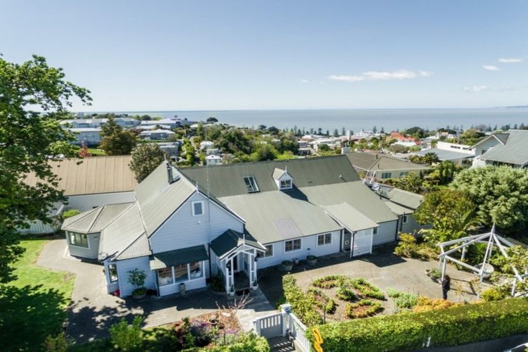 Photo of property in 2 Sealy Road, Bluff Hill, Napier, 4110