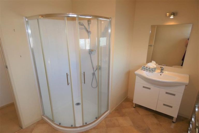 Photo of property in 3/7 Gerald Stokes Avenue, Helensville, 0800