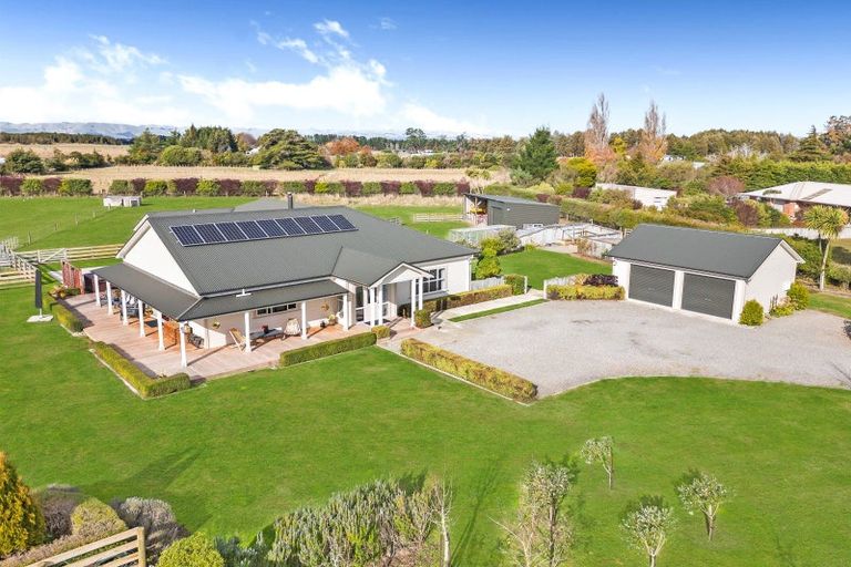 Photo of property in 270 Hughes Line, West Taratahi, Masterton, 5887
