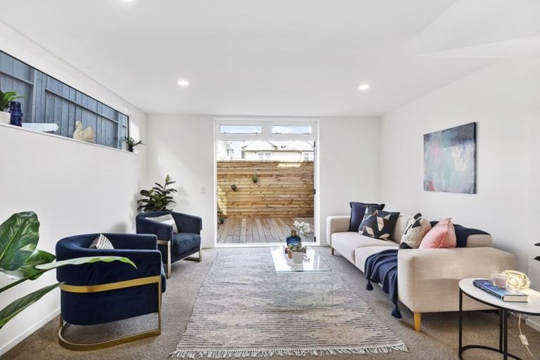 Photo of property in Pirie Street Townhouses, 8/35 Pirie Street, Mount Victoria, Wellington, 6011