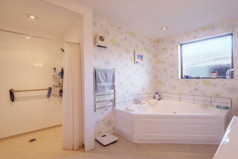 Photo of property in 74 Mackenzie Street, Winton, 9720