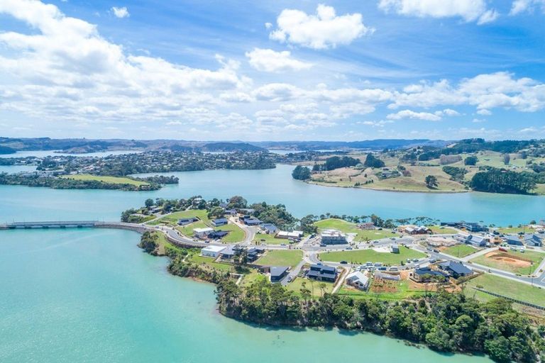 Photo of property in 5 Rangitahi Road, Raglan, 3225