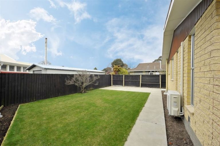 Photo of property in 2/6 Bowman Place, Sockburn, Christchurch, 8042