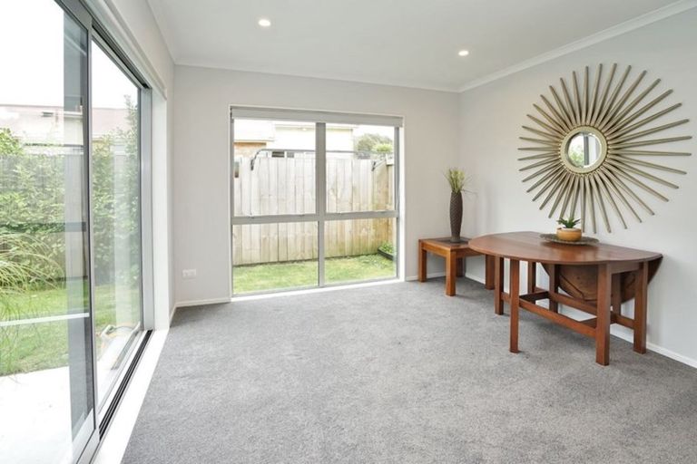 Photo of property in 2/13 Crosher Place, Silverdale, Hamilton, 3216