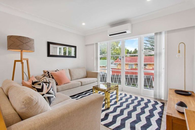 Photo of property in 3/142a Great South Road, Manurewa, Auckland, 2102