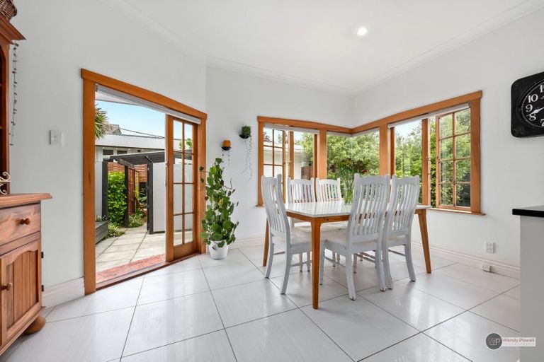 Photo of property in 28 Ludlam Crescent, Woburn, Lower Hutt, 5010