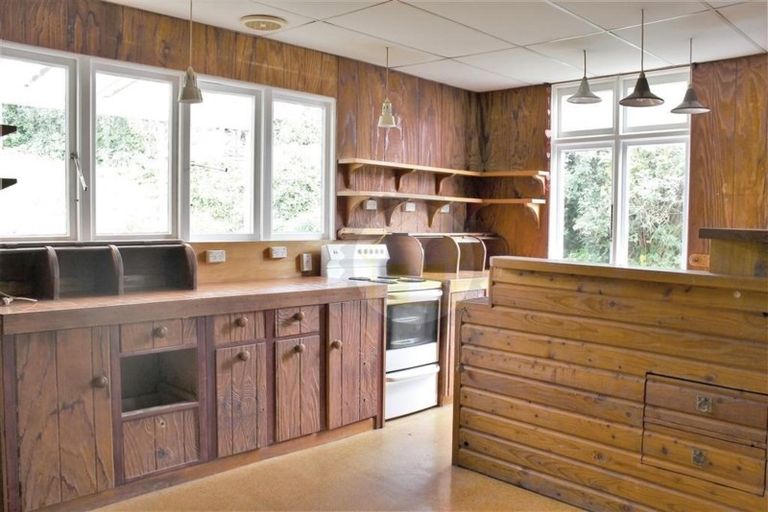 Photo of property in 82 Hazelhurst Pass, Caversham, Dunedin, 9012