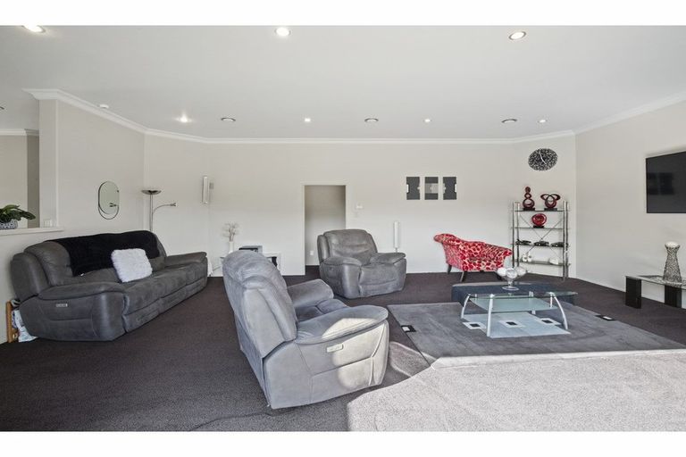 Photo of property in 1 Gleaming Place, Waiuku, 2123