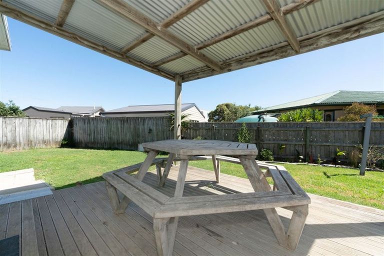 Photo of property in 4 Taonui Street, Waitarere Beach, Levin, 5510