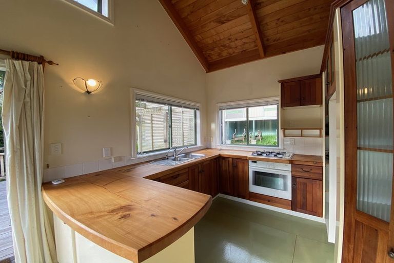 Photo of property in 1282 Whangaparaoa Road, Army Bay, Whangaparaoa, 0930