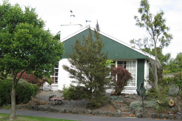 Photo of property in 24 Yardley Street, Avonhead, Christchurch, 8042