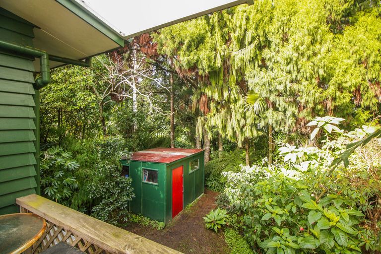 Photo of property in 16 Waima Crescent, Titirangi, Auckland, 0604