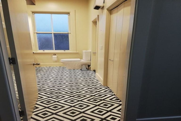 Photo of property in 102 Wallace Street, Mount Cook, Wellington, 6021