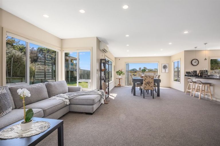 Photo of property in 30 Aotea Drive, Aotea, Porirua, 5024