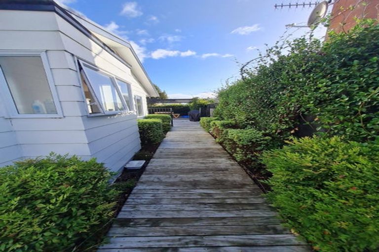 Photo of property in 23 Ngatai Road, Otumoetai, Tauranga, 3110