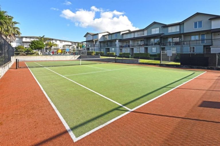 Photo of property in 5/26 Oneroa Road, East Tamaki, Auckland, 2013