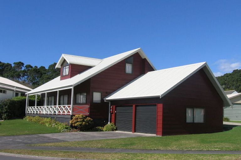 Photo of property in 107 Awarua Place, Whangamata, 3620