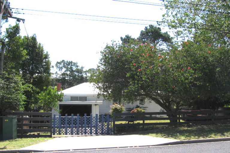 Photo of property in 25 Manuwai Road, Torbay, Auckland, 0630