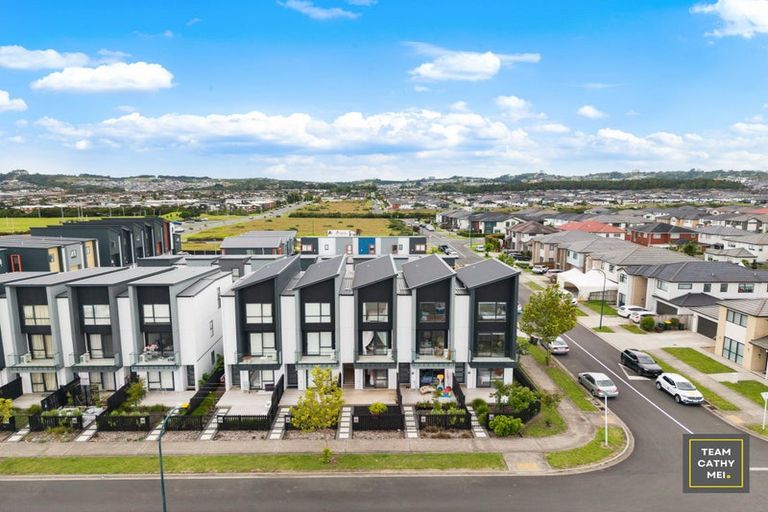 Photo of property in 6 Papa Takaro Lane, Flat Bush, Auckland, 2019