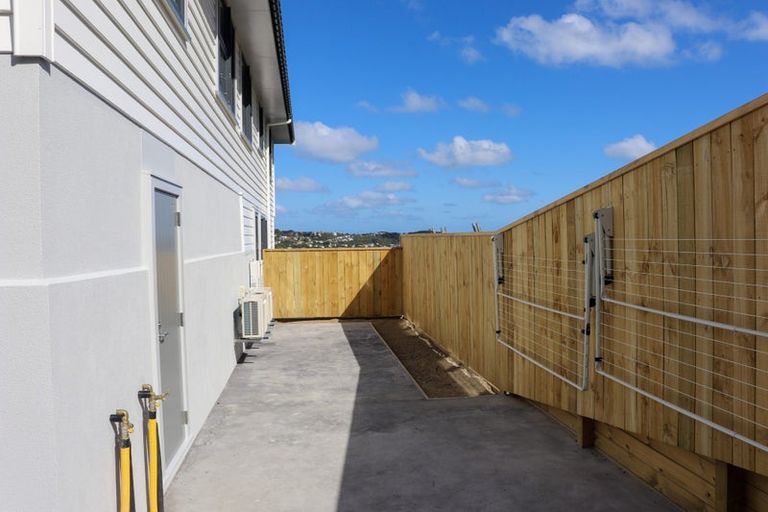 Photo of property in 37 Priscilla Crescent, Kingston, Wellington, 6021