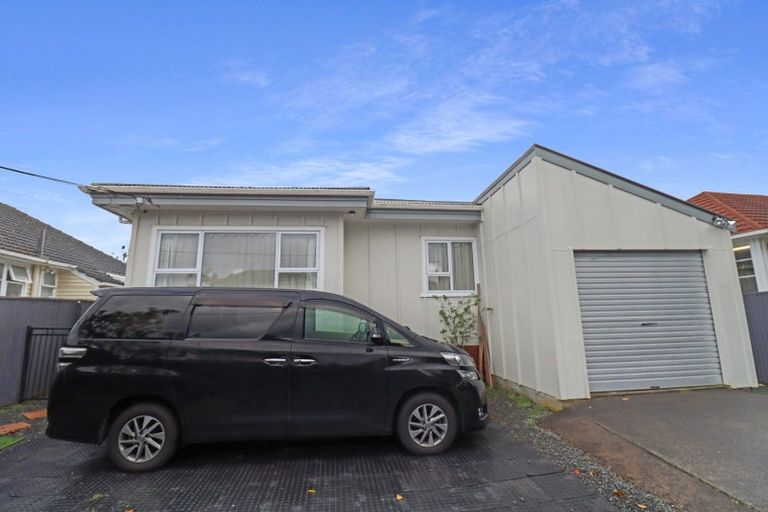 Photo of property in 1a Waldie Grove, Avalon, Lower Hutt, 5011