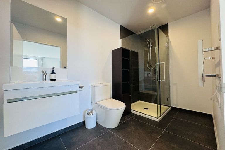 Photo of property in 5b Malaga Crescent, Harewood, 8051